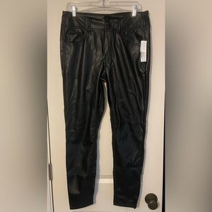 NWT: No Boundaries Black Faux Leather Skinny Pant Size 15